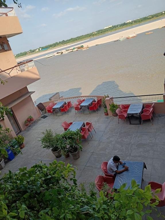 Alka Hotel (Ghatside) - Gallery Image